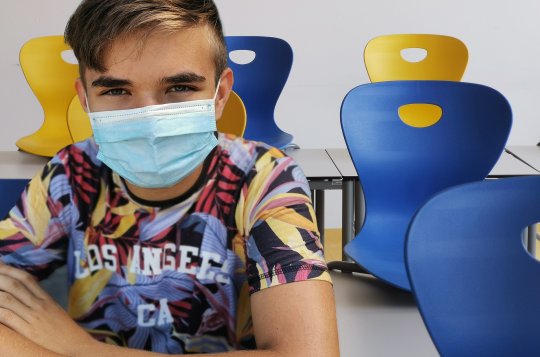 Přehled nových pravidel, změny nastaly hlavně v obchodech a ve školách