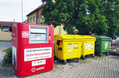 Pachatel poškodil kontejner v ulici Pionýrská