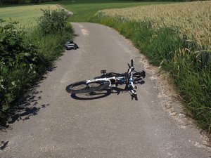 Podnapilý cyklista havaroval a zranil se