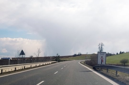 Nákladní auta na Třebíč nově pojedou přes Velkou Bíteš. Změnila se objízdná trasa