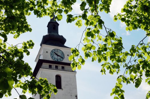 Hodiny na vyhlídkové věži v Meziříčí potřebují opravu