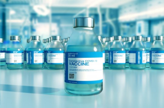 Další stovky dávek vakcín zamíří tento týden do ordinací praktických lékařů