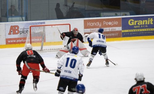 Dohrávku osmnáctého kola zvládli lépe žďárští hokejisté