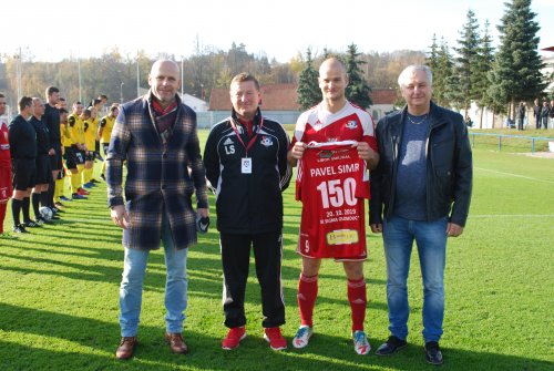 Fotbalisté Velmezu doma selhali