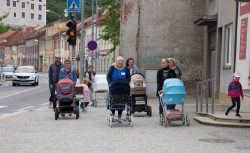 Historické kočárky se projely městem