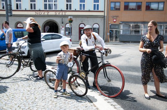 Spanilou jízdu vedl kostitřas