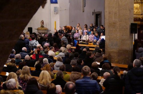 Žáci z Oslavické rozezpívali kostel