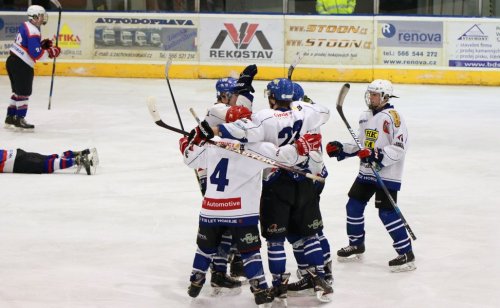 Dorostenci HHK si proti Pelhřimovu zastříleli