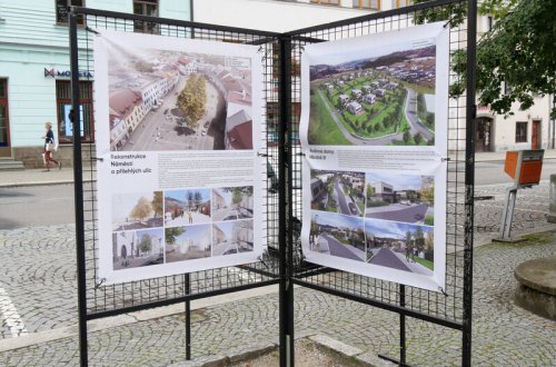 Město se mění, ukazuje výstava na náměstí