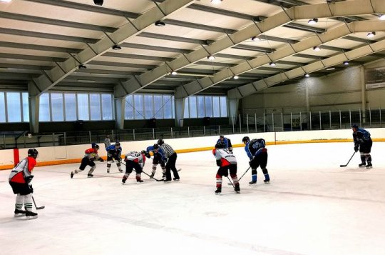 Na zimním stadionu ve Velkém Meziříčí začne od 22. září 2020 již 18. ročník městské ligy