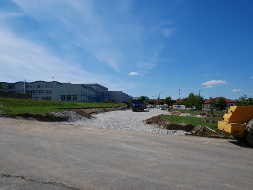 Mezi základními školami vznikne v létě hřiště