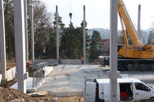 Zítra bude poklepán základní kámen sportovní haly. Buďte u toho