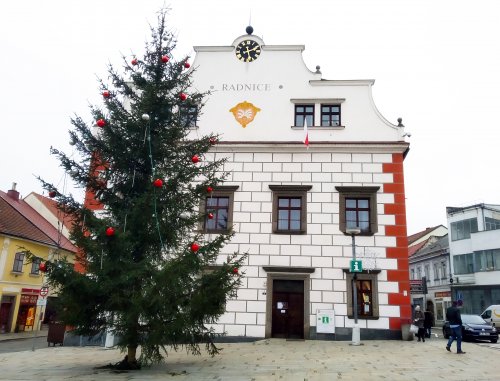 Místní poplatky jsou splatné do konce března, uhradit je můžete i převodem