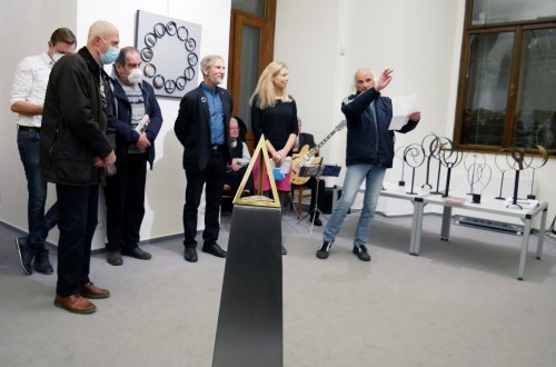 Výstava šperkaře zaujme už na nádvoří zámku