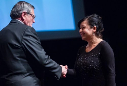 Helena Švecová převzala skleněnou medaili