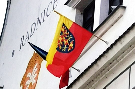 Meziříčí uctilo věrozvěsty vyvěšením moravské vlajky