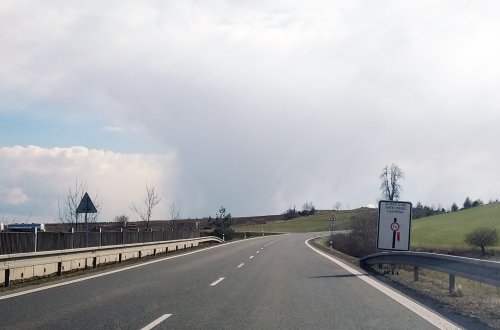 Nákladní auta na Třebíč nově pojedou přes Velkou Bíteš. Změnila se objízdná trasa