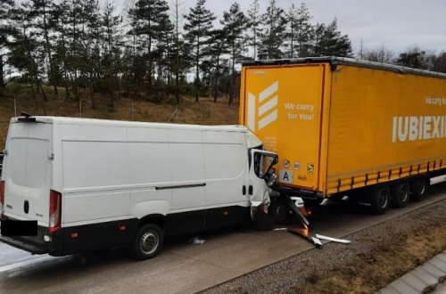 Na 152,5 kilometru dálnice D1 šetří policie dopravní nehodu