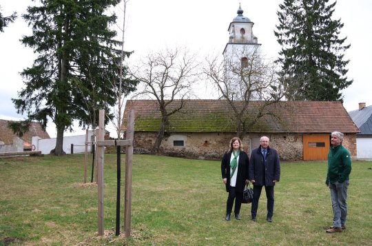 Deset let pomoci, která spojuje: Odkaz hraběte žije dál