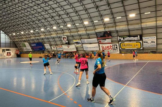 Ženy zahájily sezónu Českým pohárem proti Vršovicím 