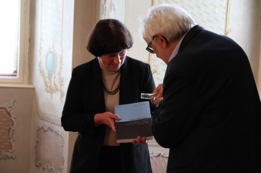 Lidé si připomněli konec války a pokřtili knihu vodou z Balinky a Oslavy