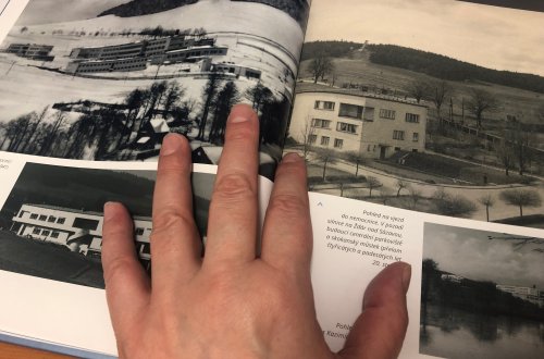 Novoměstská nemocnice vydává knihu k 80. výročí svého založení. Už je v prodeji