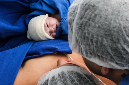 Otcové smí opět k porodu