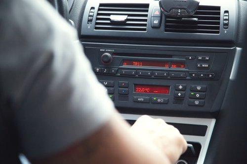 Muž usedl za volant i přes to, že nevlastní řidičské oprávnění