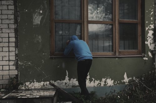 Neznámý pachatel se vloupal do objektu