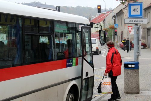 Kvůli uzavírce mostu je změněn jízdní řád MHD, linka na Výtahy nepojede