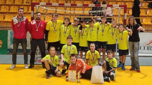Mladí házenkáři na Mikulášském turnaji stříbrní