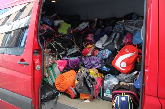 302 batůžků z Vysočiny putuje do Afriky