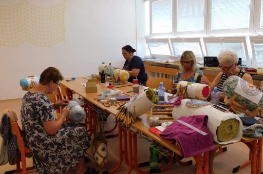 Na Oslavické se sešly krajkářky z celé republiky