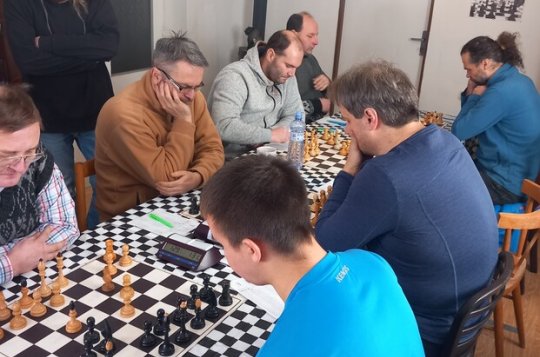 V boji s B-týmem Náměště naši šachisté neuspěli