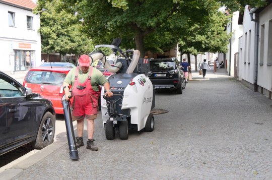 Technické služby testují vysavač