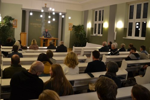 Večer s Pavlem Hoškem, teologem a religionistou