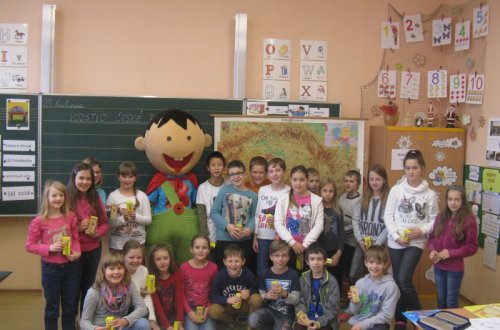 Bovýsek zamířil mezi děti