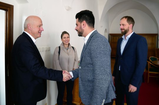 Meziříčí navštívil kandidát na prezidenta Pavel Fischer