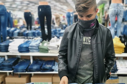 Ve čtvrtek otevřou obchody, restaurace i provozovny služeb