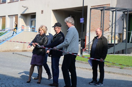 V  areálu novoměstské nemocnice přibyla parkovací místa