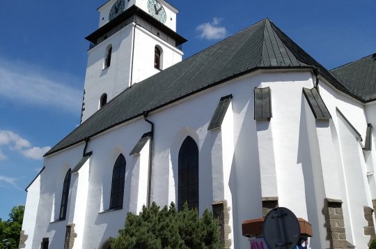 Další vlna rozvolňování povoluje bohoslužby s účastí nejvýše 100 osob