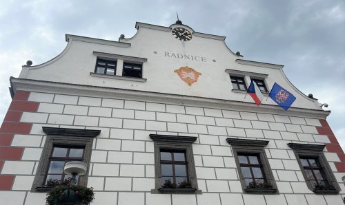 Na radnici vlála moravská vlajka