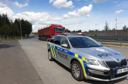 Devět policejních hlídek kontrolovalo „kladaře“