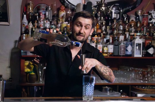 Tam, kde se míchají koktejly, leželo kdysi uhlí