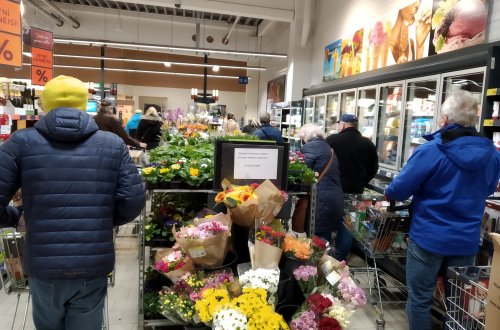  Policisté vyjížděli ke krádeži a poškození zboží v Kauflandu