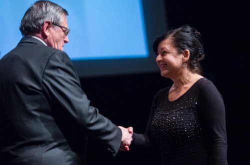 Helena Švecová převzala skleněnou medaili