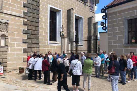 Senioři si zájezd do Telče užili