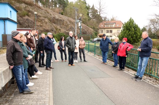 Exkurze na Mostiště: Lidé si prohlédli hráz i úpravnu vody