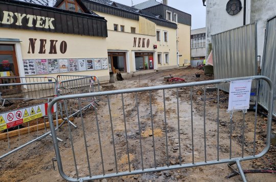 Průchod mezi kostelem a Nekem se otevře od pondělí