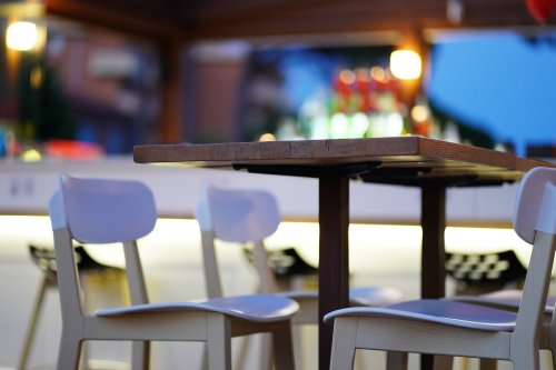 Nová omezení se dotknout kultury, restaurací, sportu, škol i úřadů